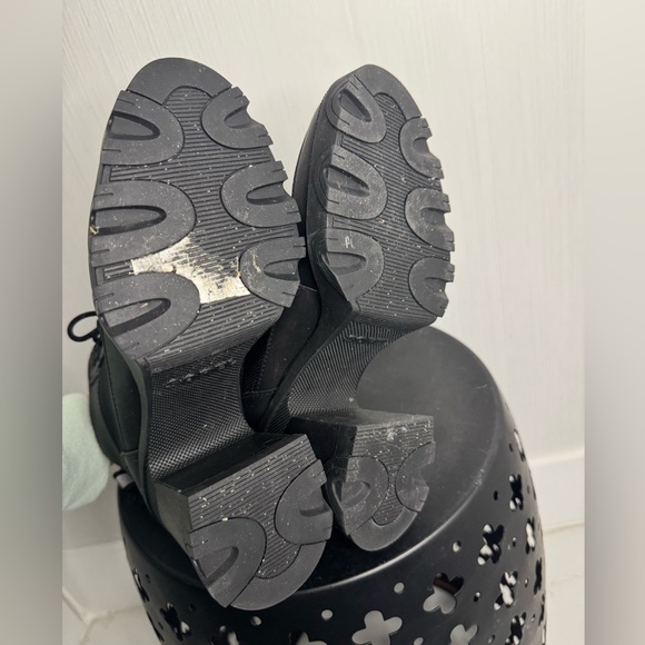 Sorel Brex Heeled Lace Up Boot. Black. Size 7. No major flaws. See photos. - Picture 7 of 7